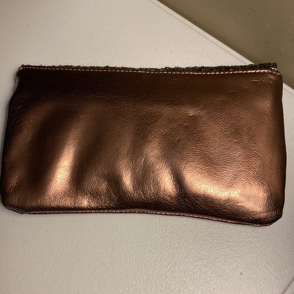 Simply Vera Vera Wang Clutch Handbag - Picture 2 of 8